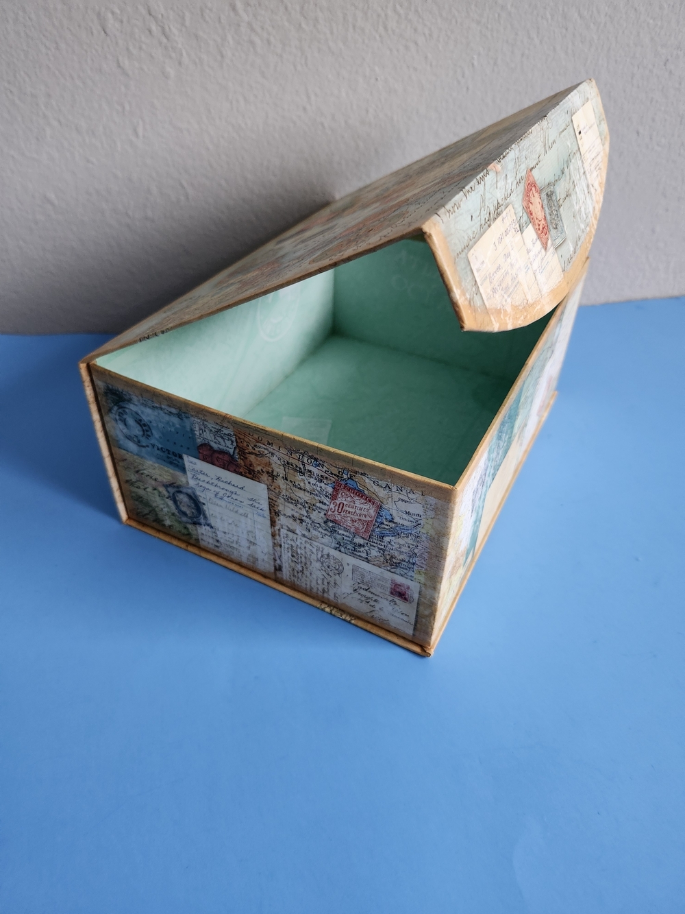 Vintage World Map Decorative Storage Box with Hinged Lid, 9.5 In. Pre-owned